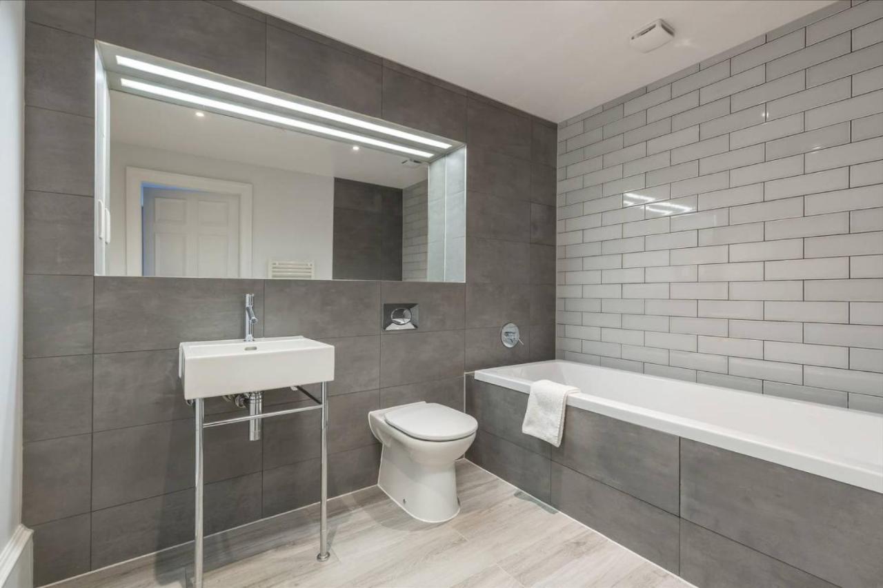 Joivy Luxurious 2Br Home Near Haymarket Station EDI Exterior photo