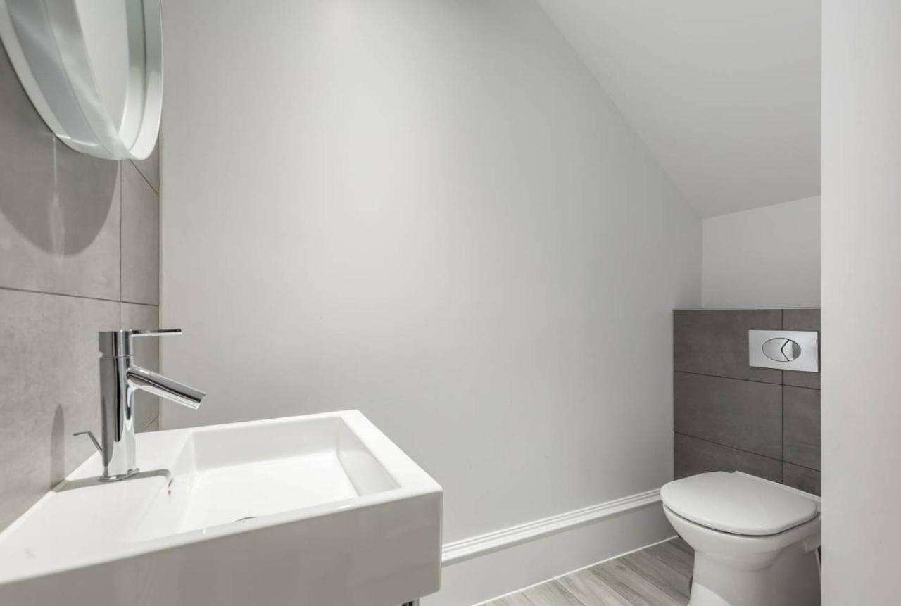 Joivy Luxurious 2Br Home Near Haymarket Station EDI Exterior photo